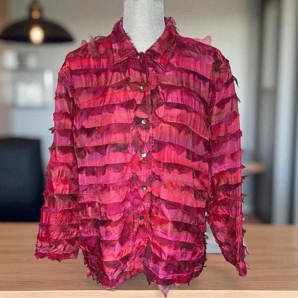 RARE Chico’s Design Textured 100% Silk Button Front Blouse Pink Red Size 2 (M/L) - Picture 2 of 16